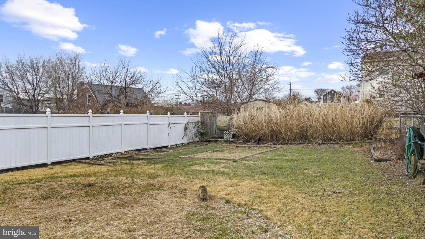 7627 Carson Avenue photo 31