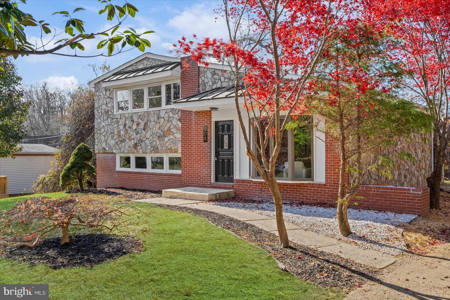 908 Scotts Hill Drive photo 3