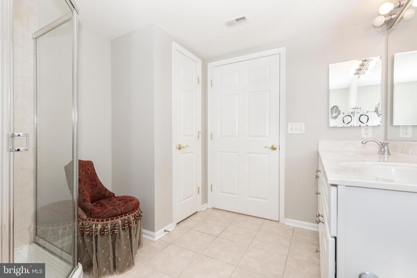 12236 Roundwood Road #606 photo 15