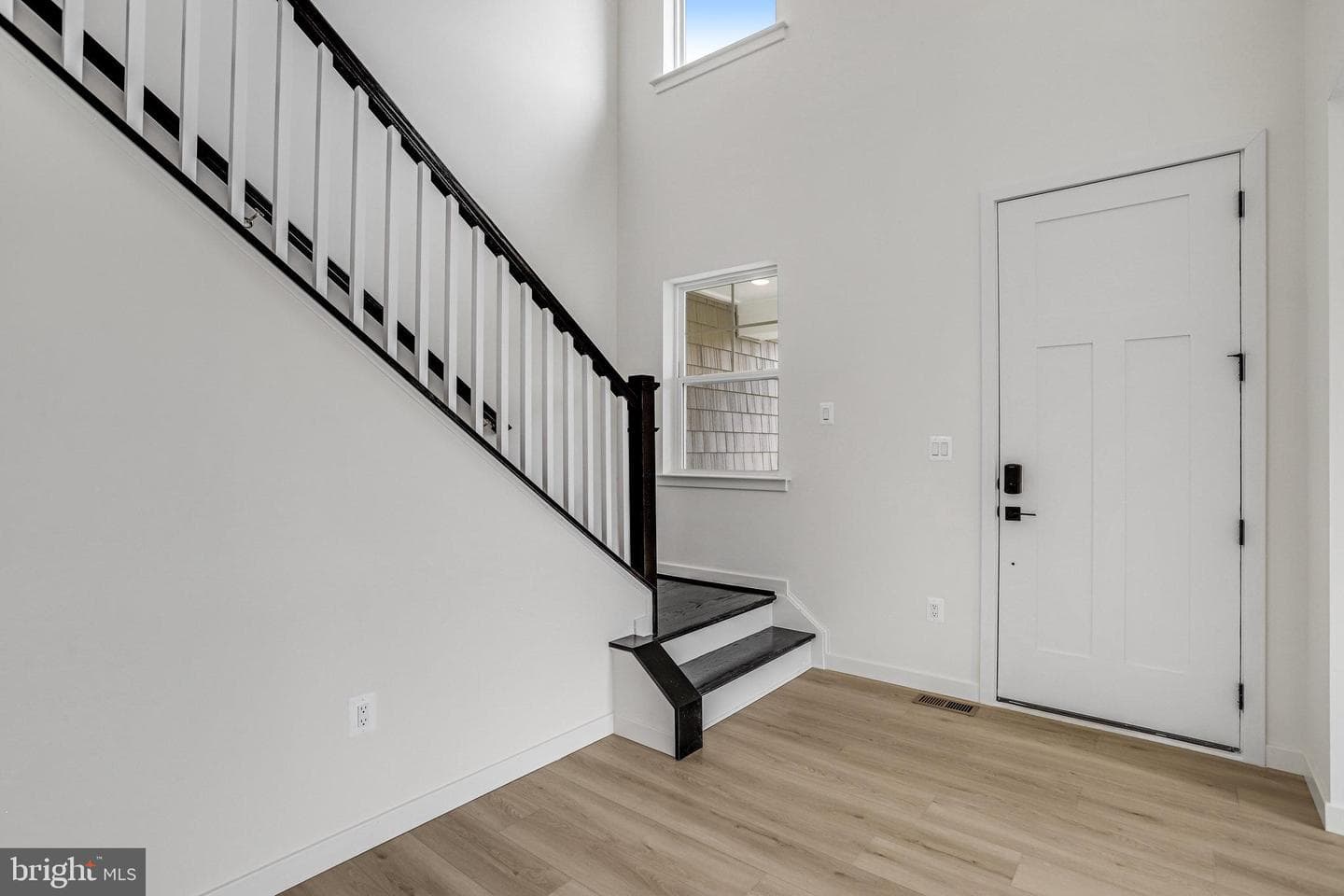 906 Honeyflower Drive photo 14
