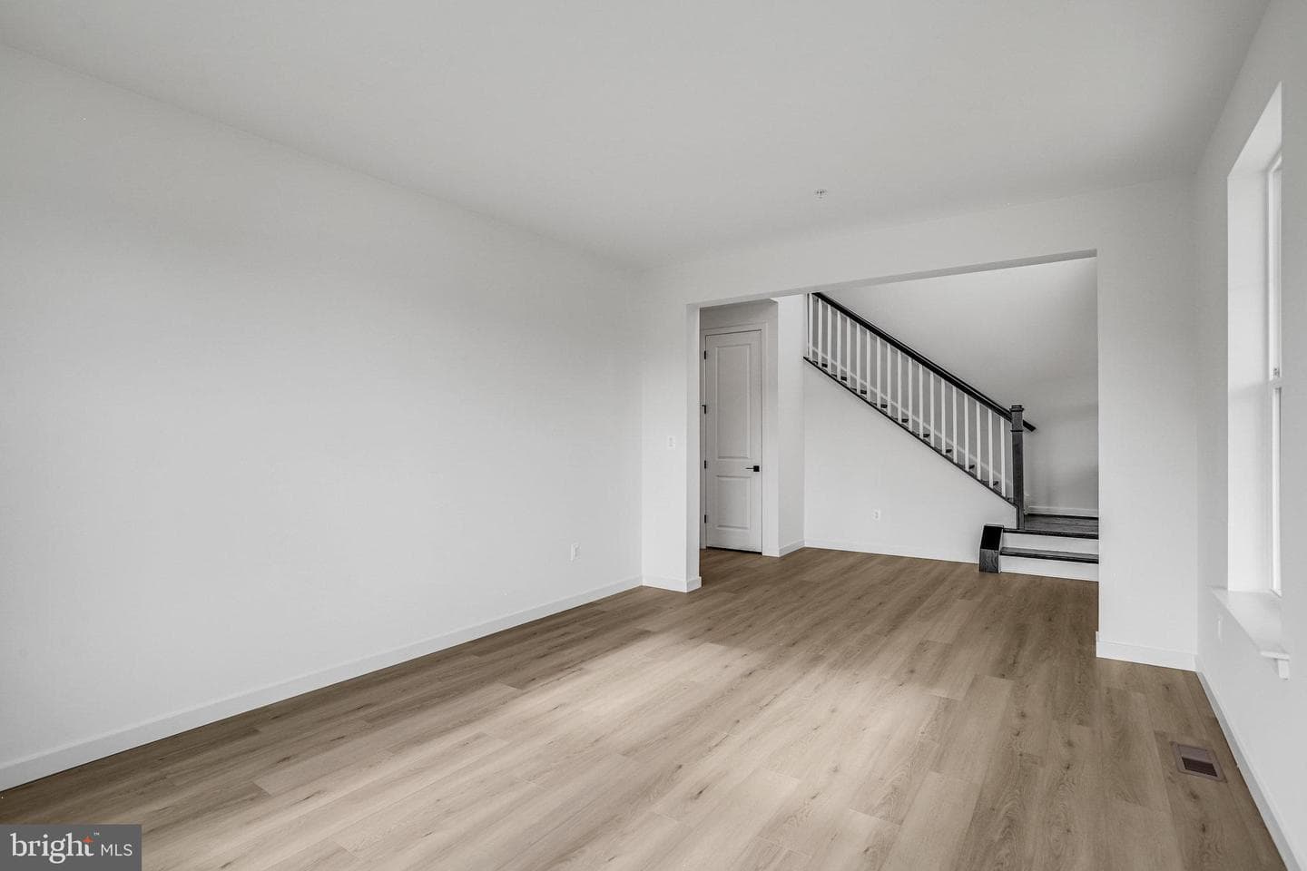 906 Honeyflower Drive photo 19