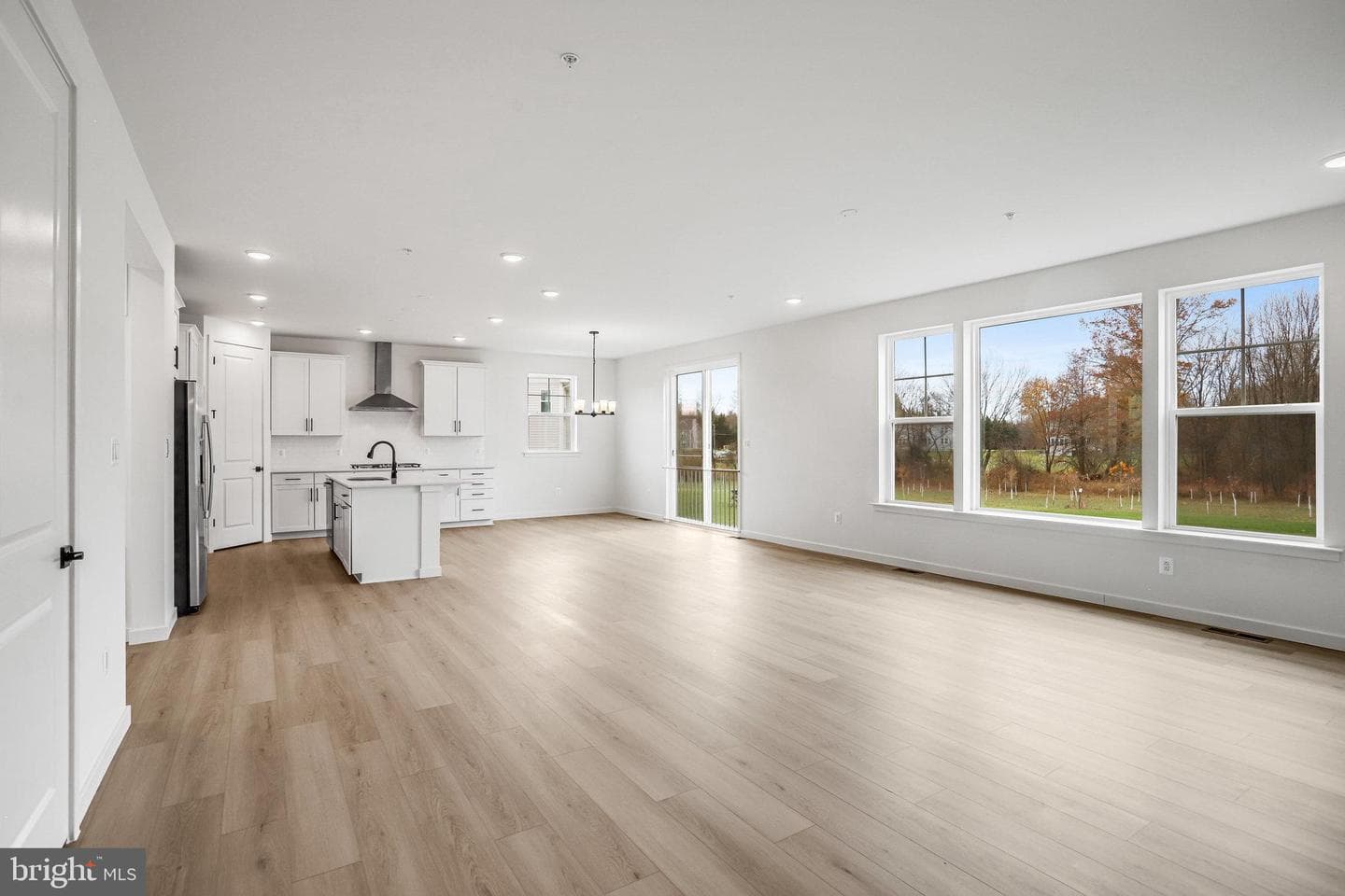 906 Honeyflower Drive photo 25