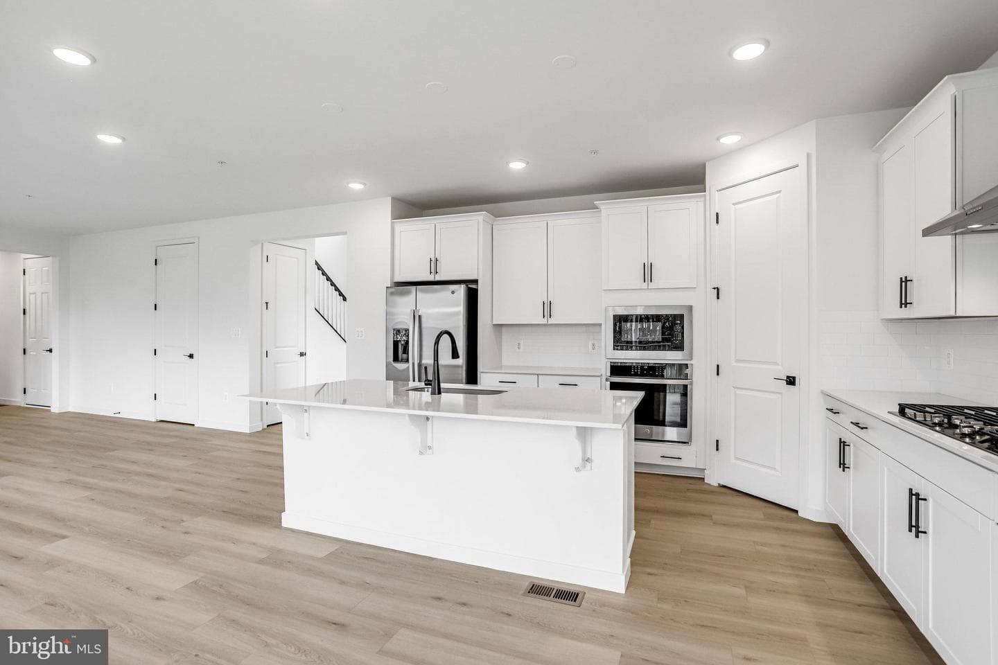 906 Honeyflower Drive photo 29