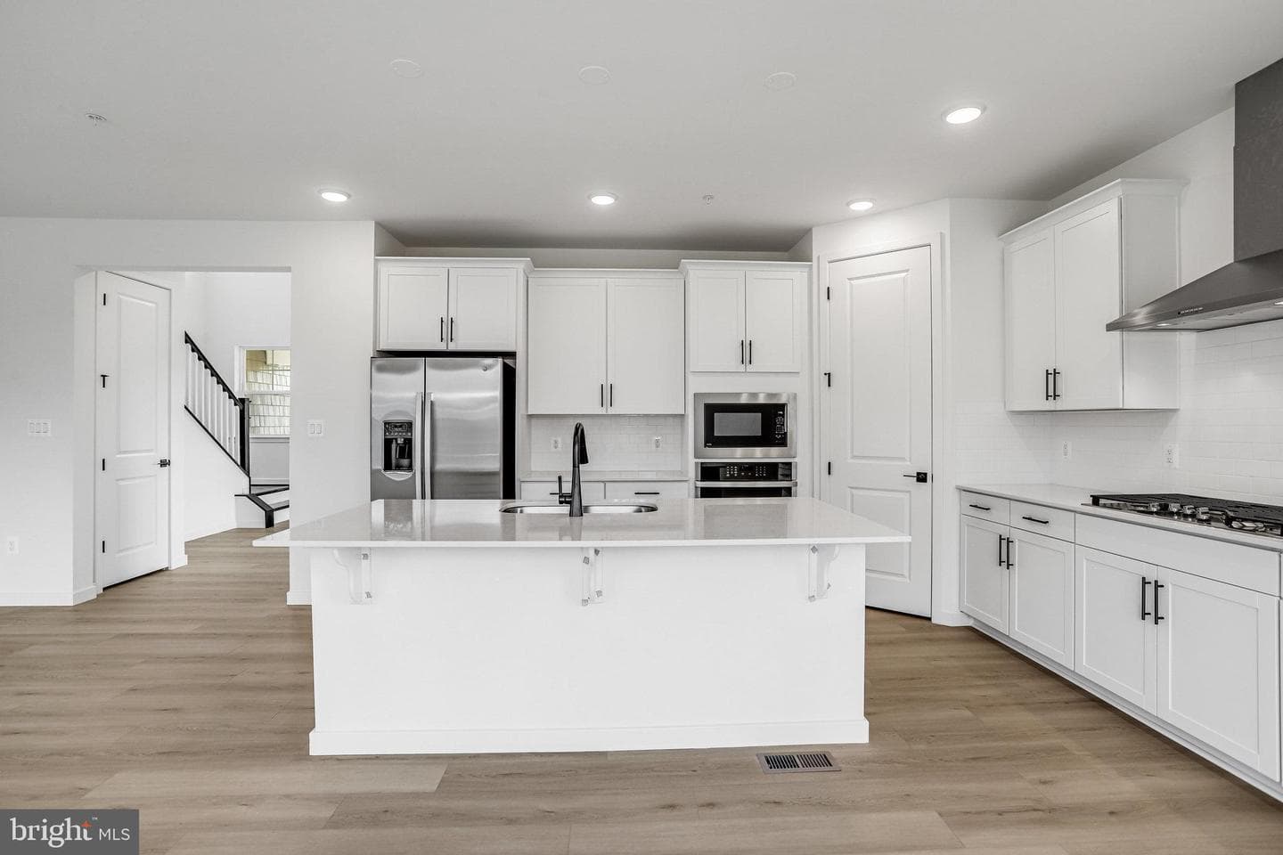 906 Honeyflower Drive photo 30