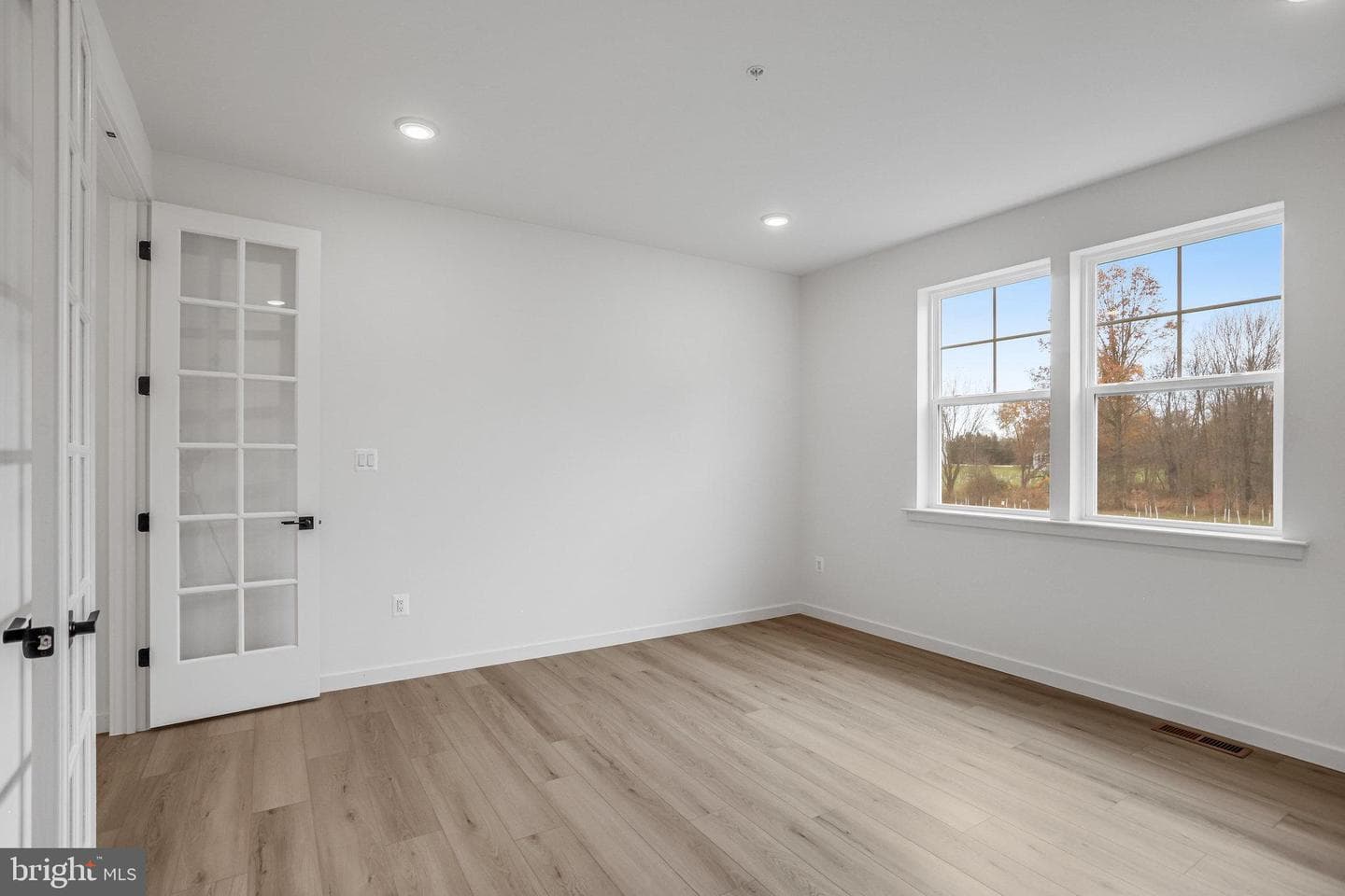 906 Honeyflower Drive photo 37