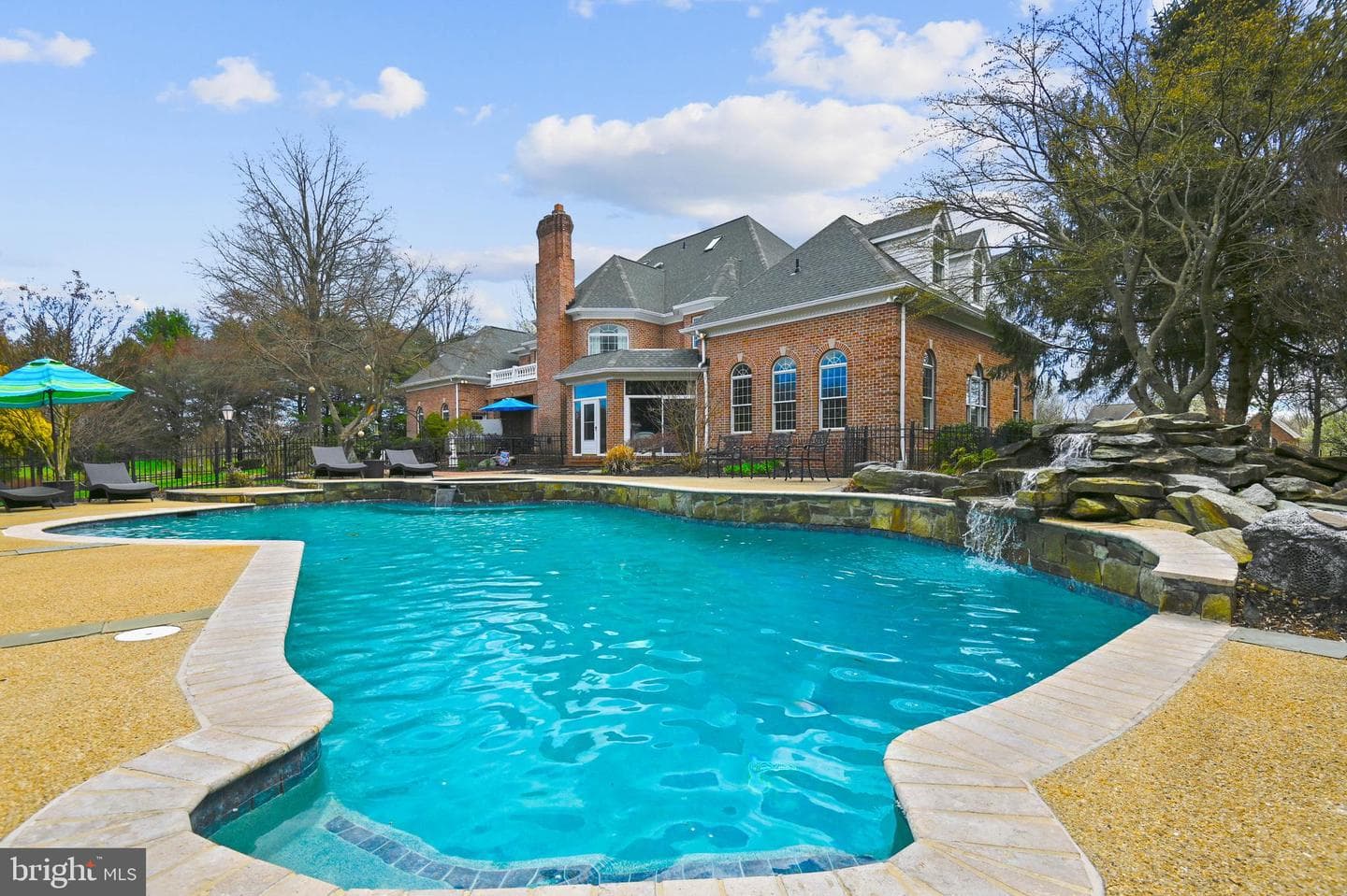 8 Glenberry Court photo 5