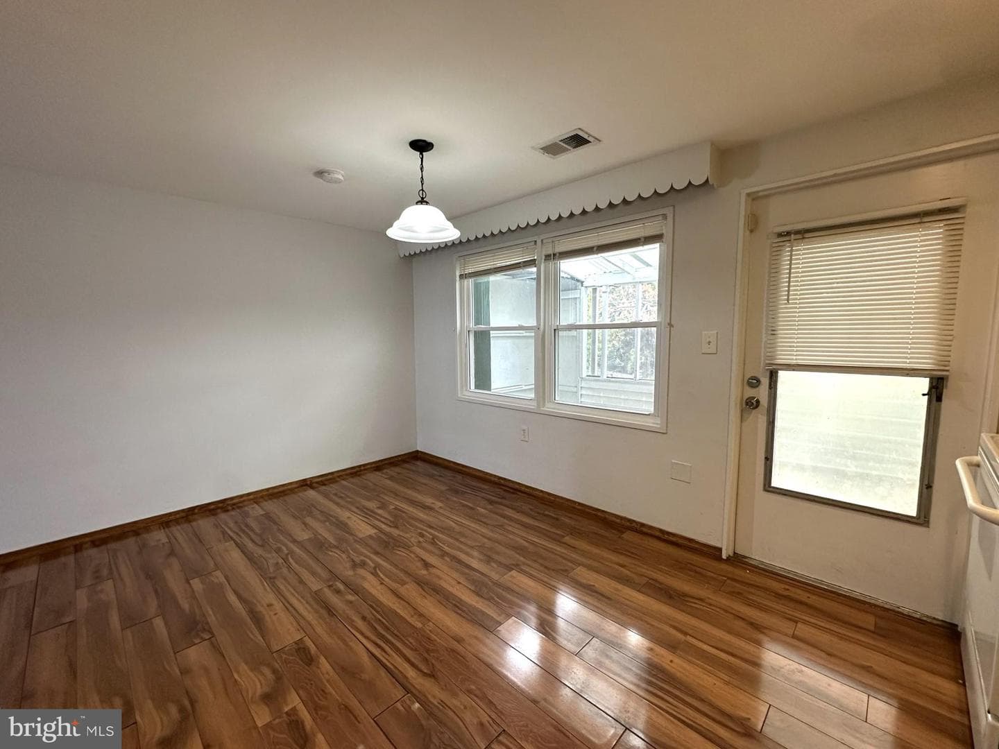 1327 Mantle Street photo 3