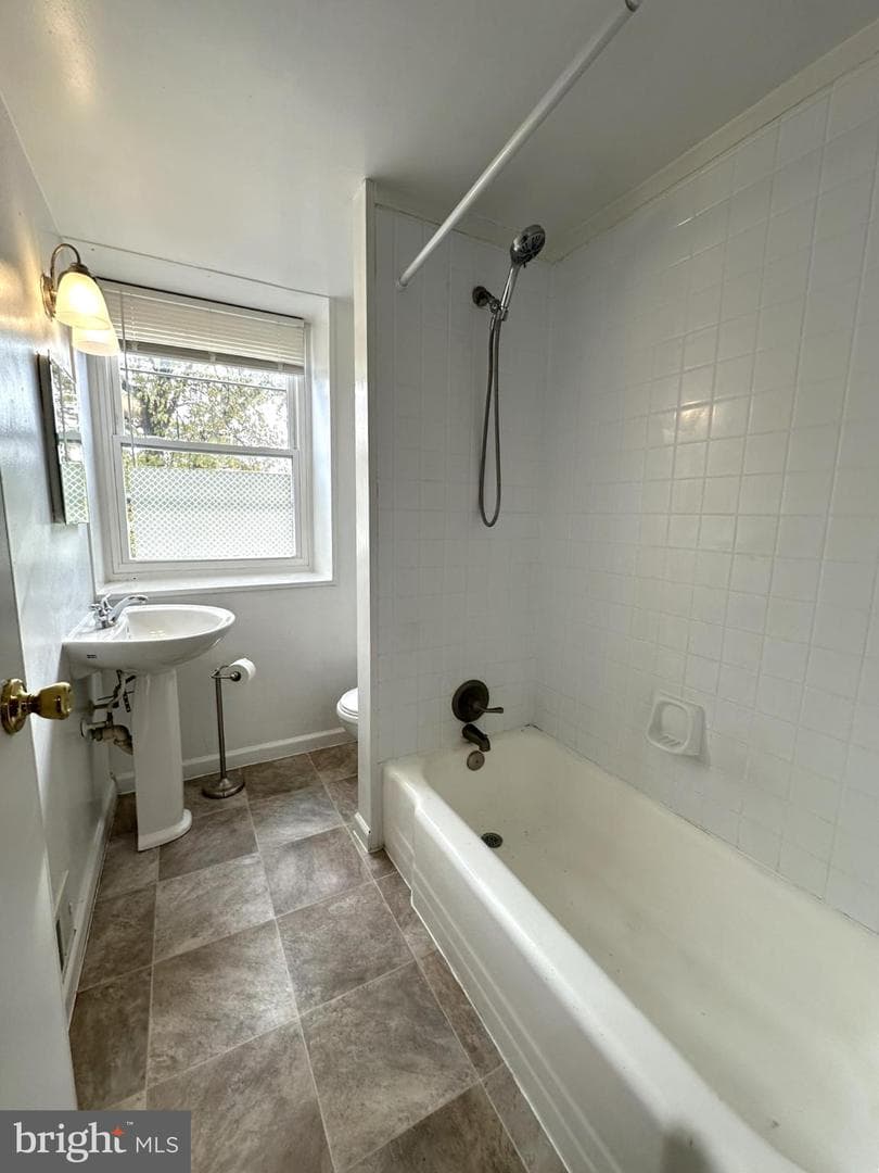 1327 Mantle Street photo 5