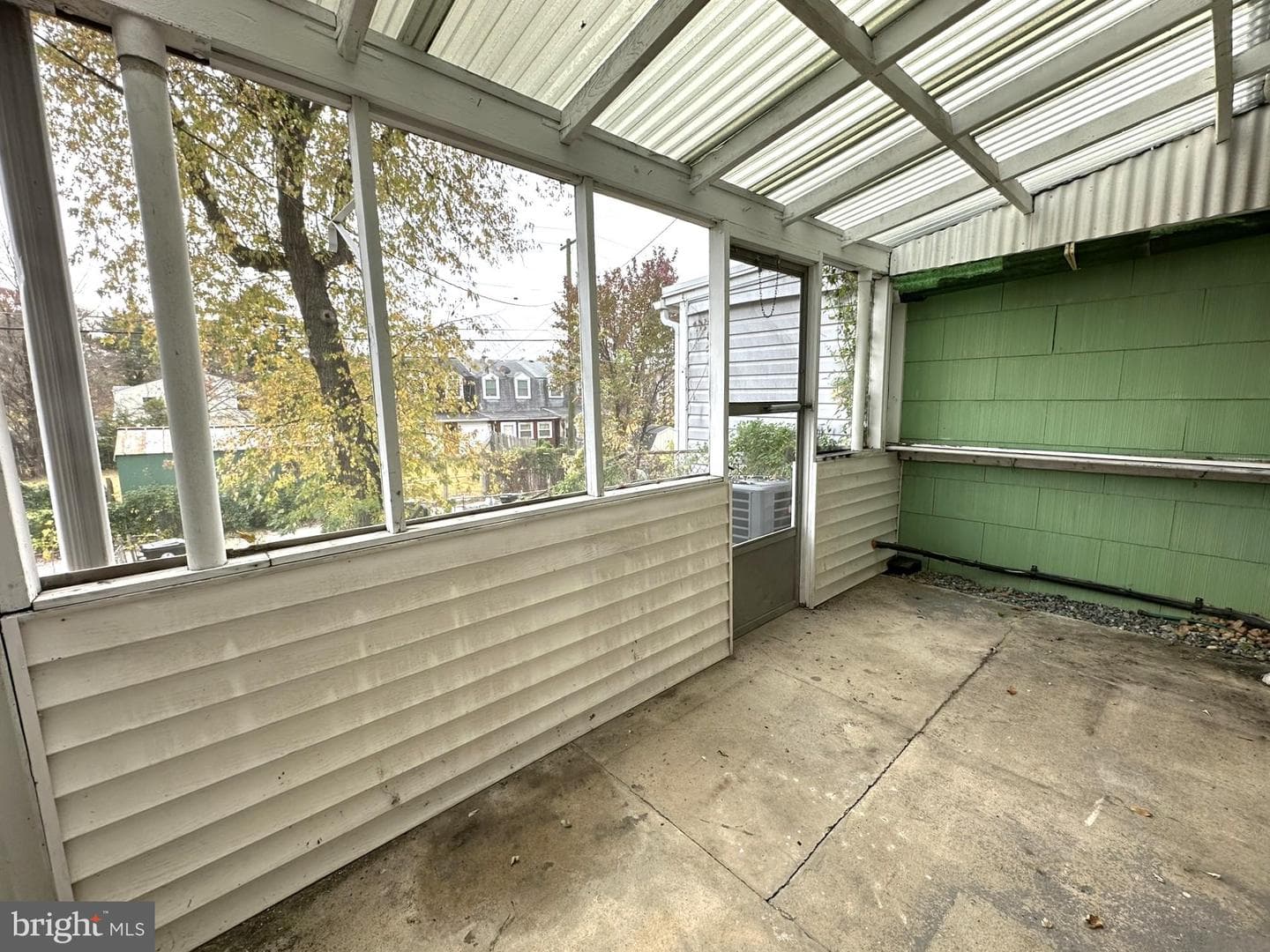 1327 Mantle Street photo 9