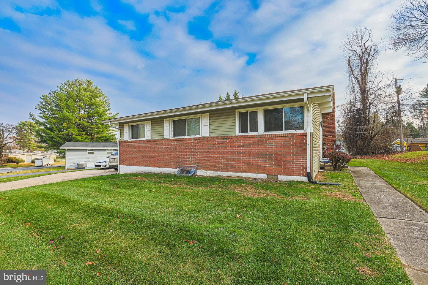8205 Arrowhead Road