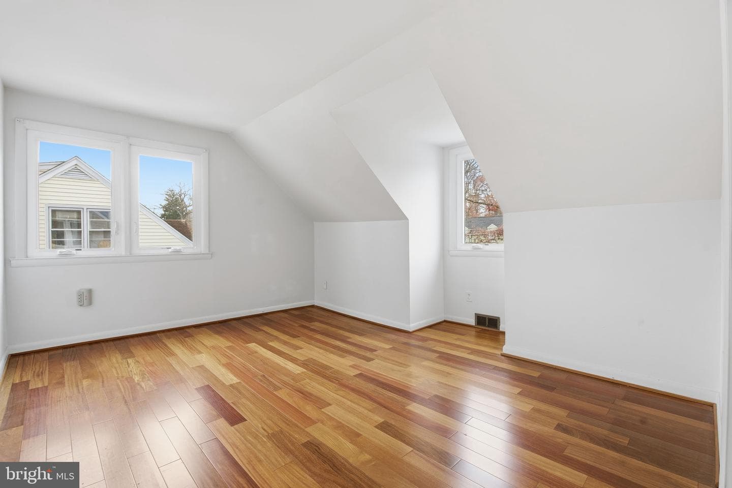 205 Newburg Avenue photo 28