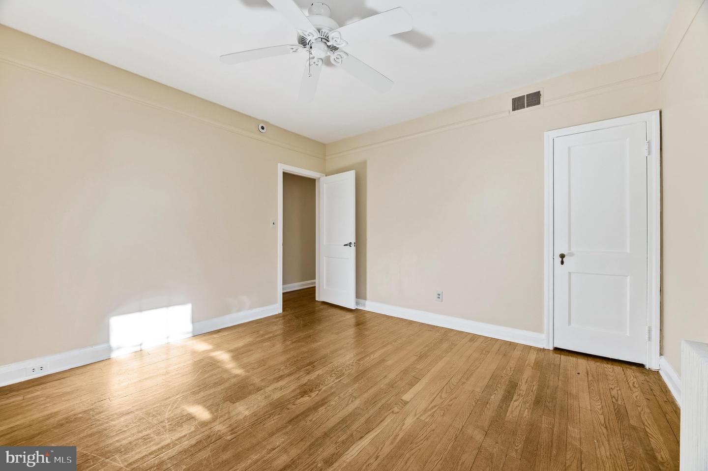 13 Harrison Avenue N photo 22