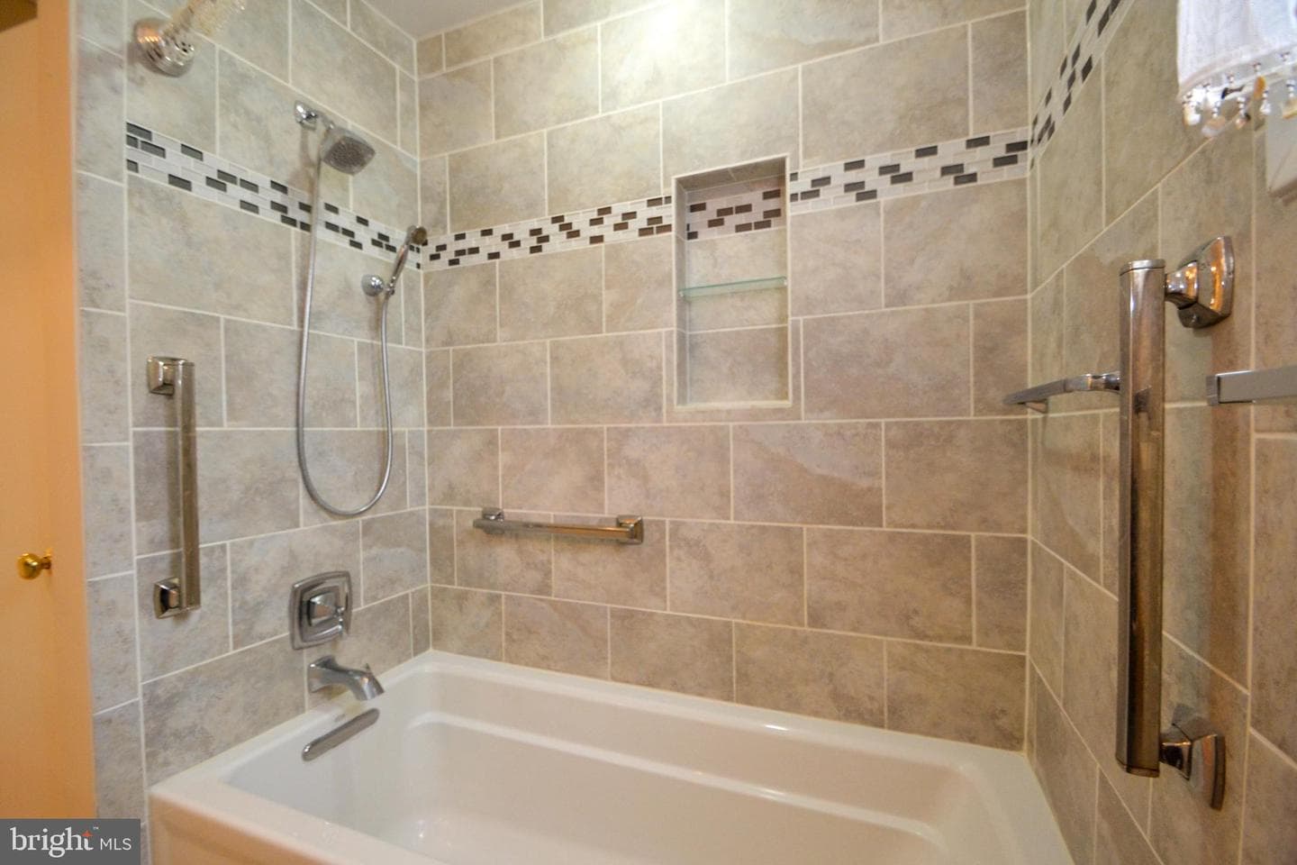 120 Lamport Road photo 12