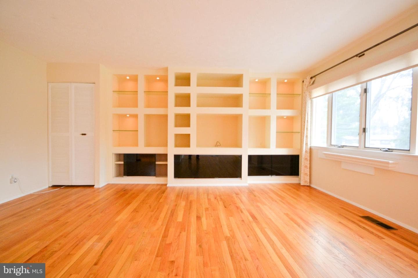 120 Lamport Road photo 3