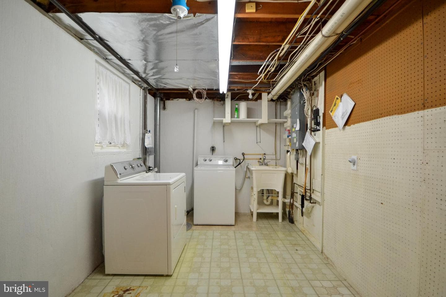 120 Lamport Road photo 32