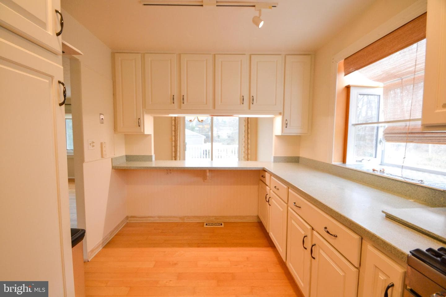 120 Lamport Road photo 7