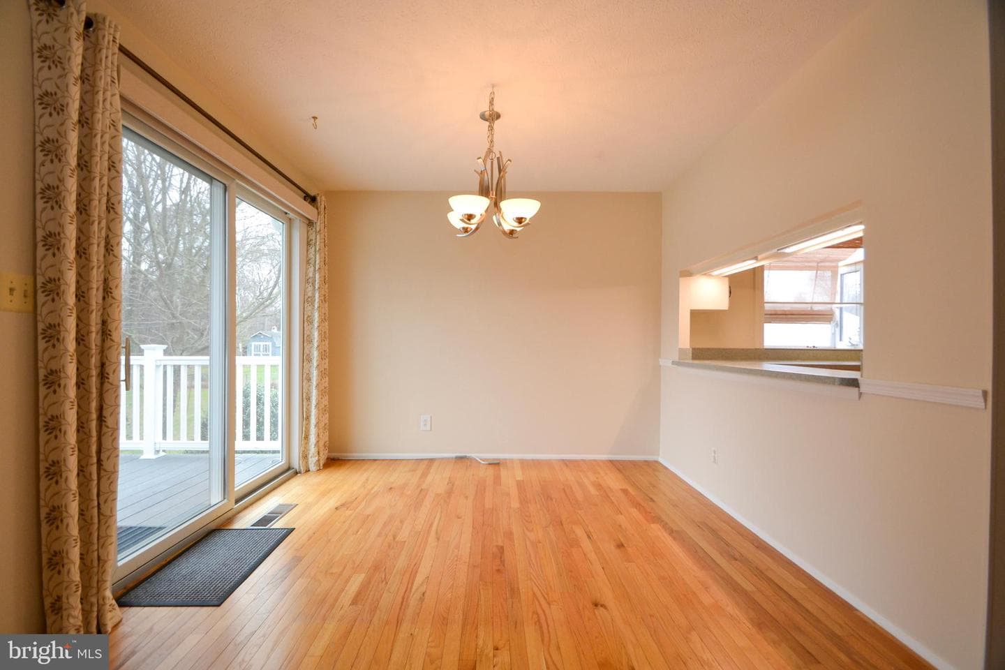 120 Lamport Road photo 8