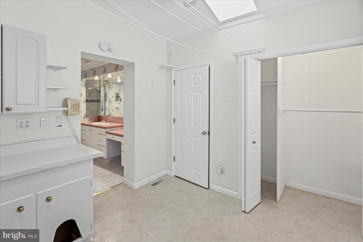 1004 Dunblane Road photo 36