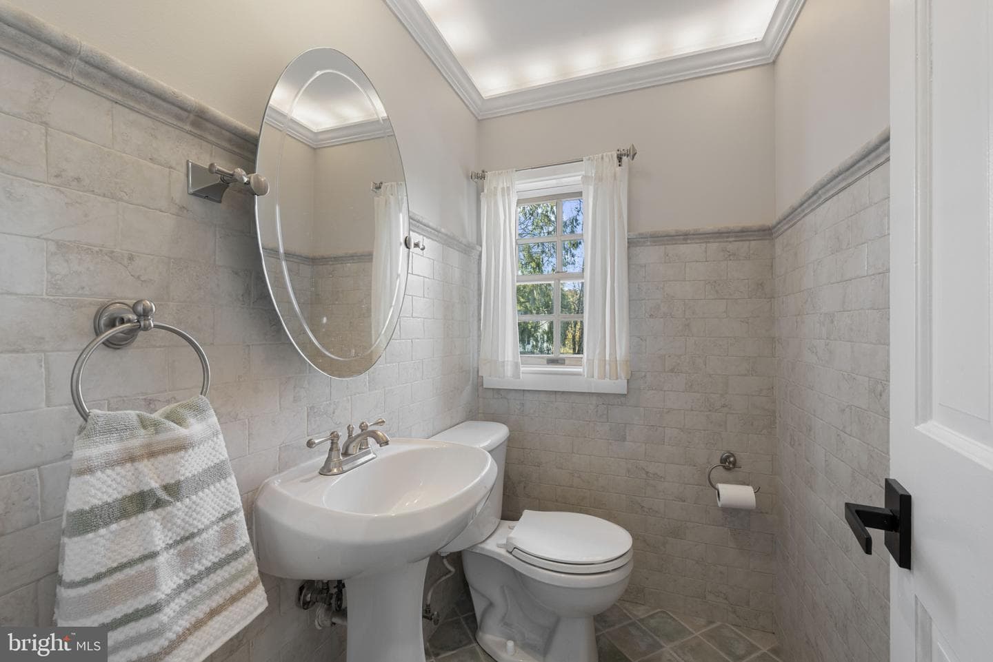 504 Hampton Lane photo 10