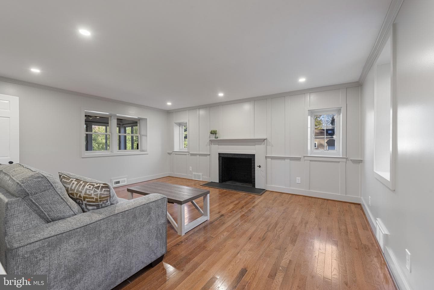 504 Hampton Lane photo 11