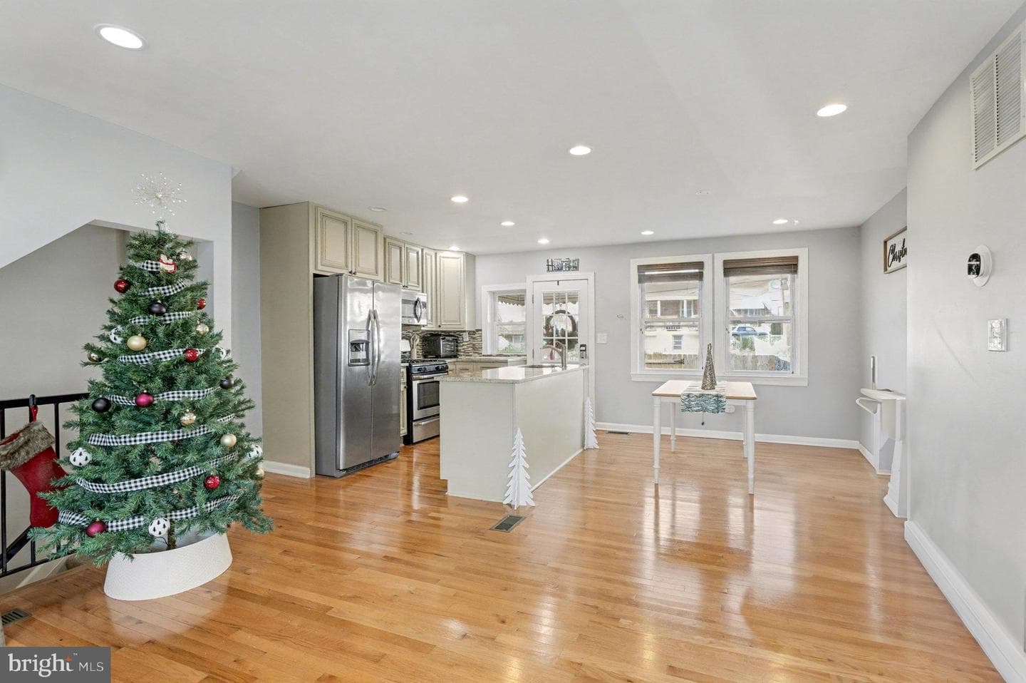 8656 Oak Road photo 6