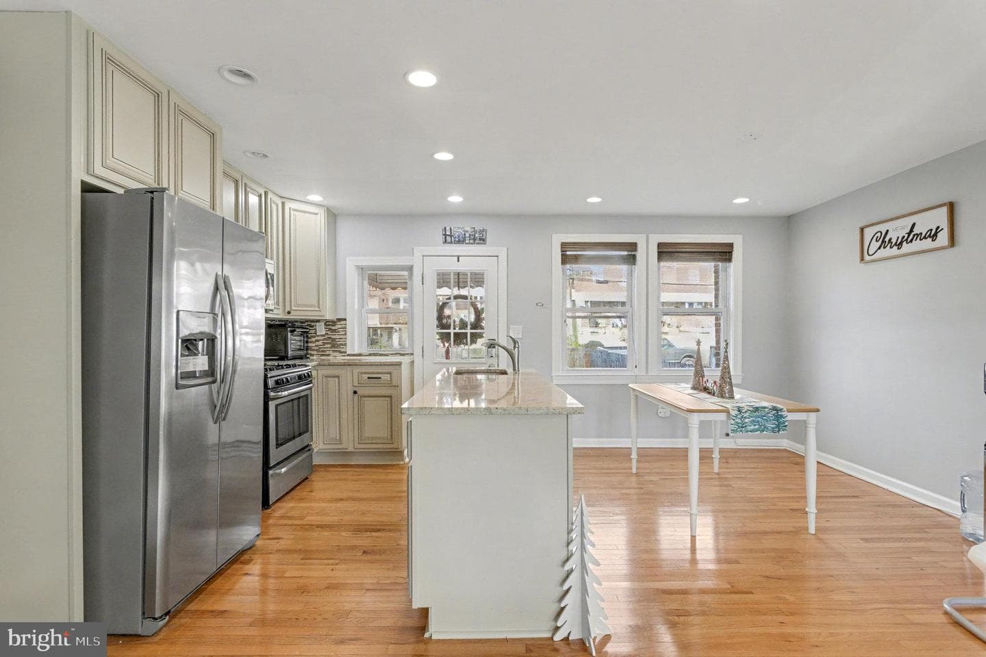 8656 Oak Road photo 7
