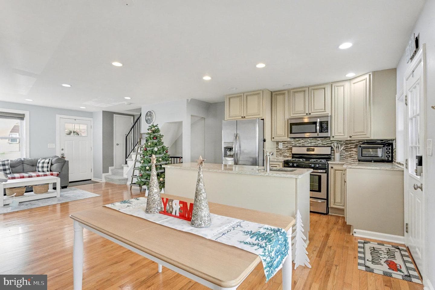 8656 Oak Road photo 8
