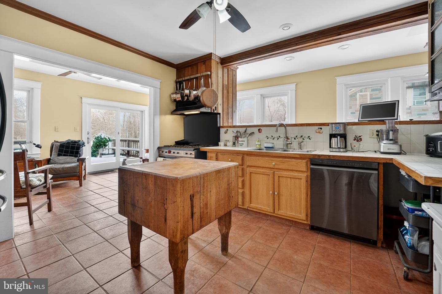 1516 Ridge Road photo 2