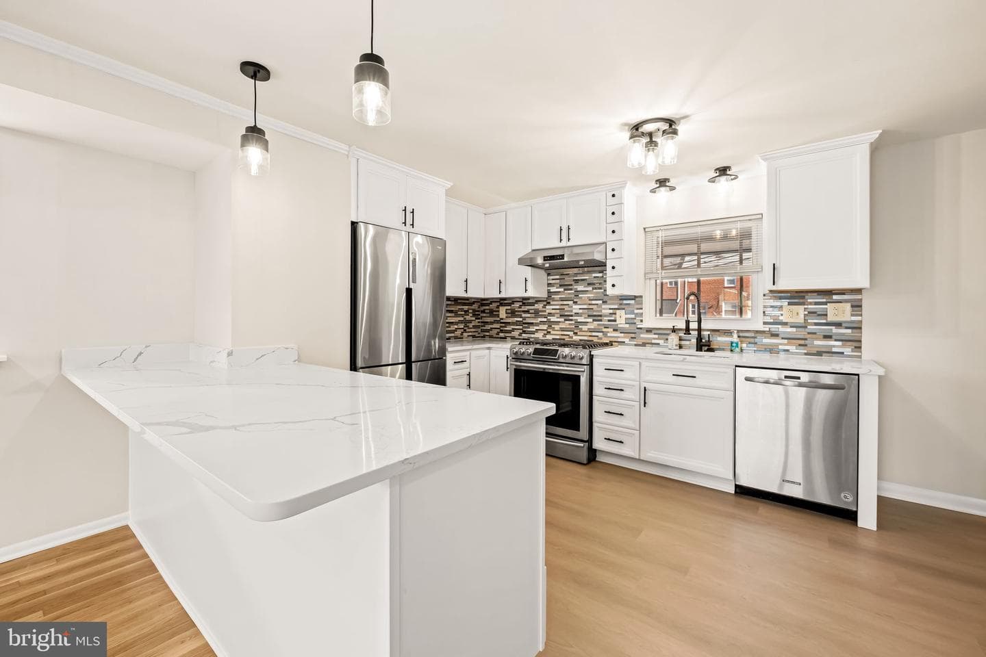 5613 Chelwynd Road photo 9