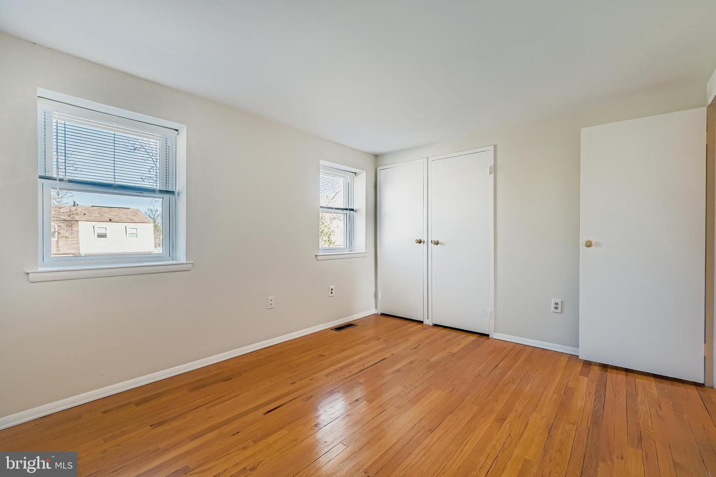 658 Kingston Road photo 16