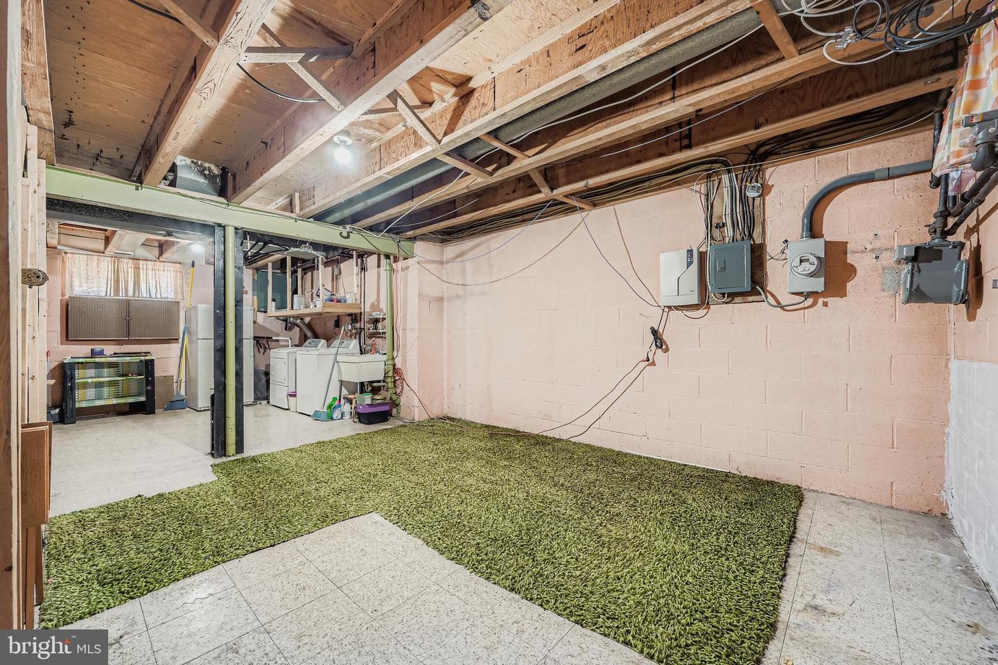658 Kingston Road photo 23