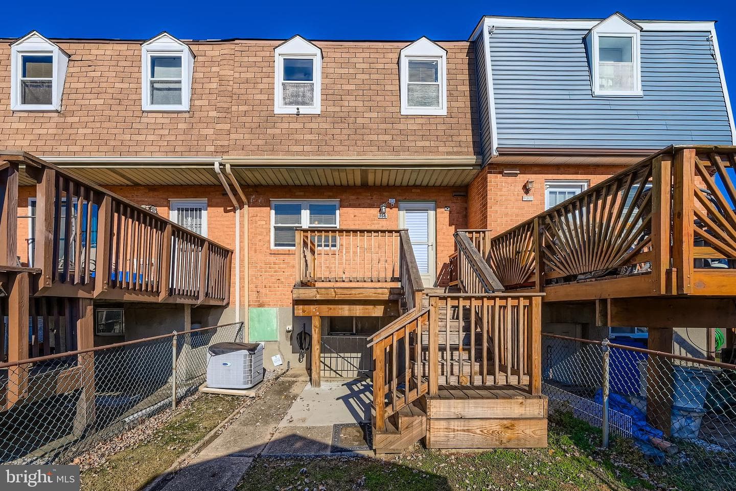 658 Kingston Road photo 27