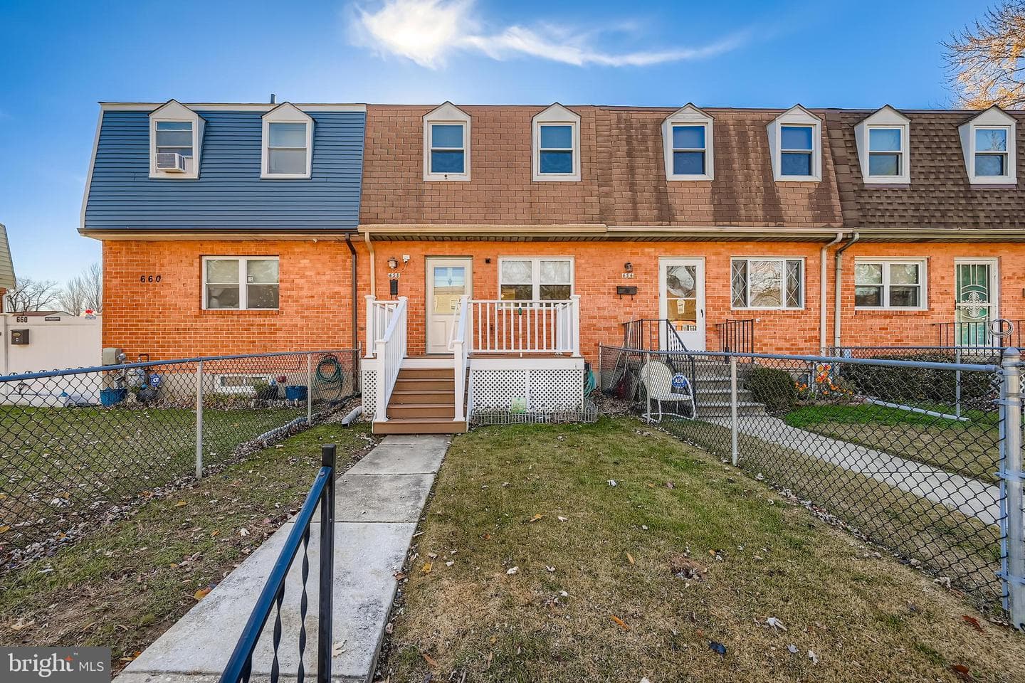 658 Kingston Road photo 3