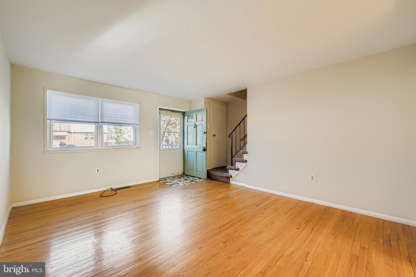 658 Kingston Road photo 6
