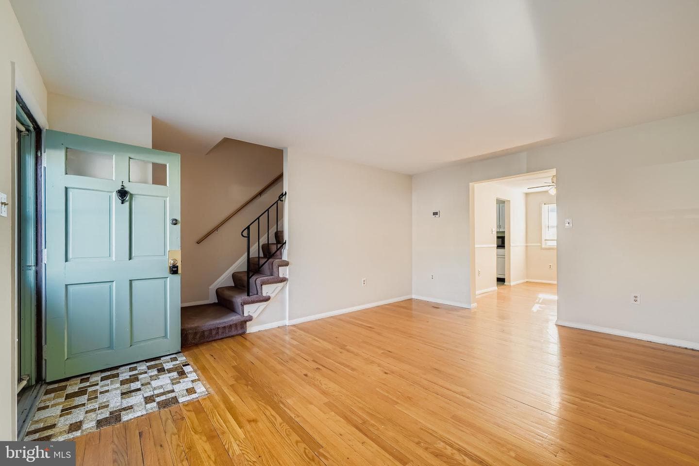 658 Kingston Road photo 8