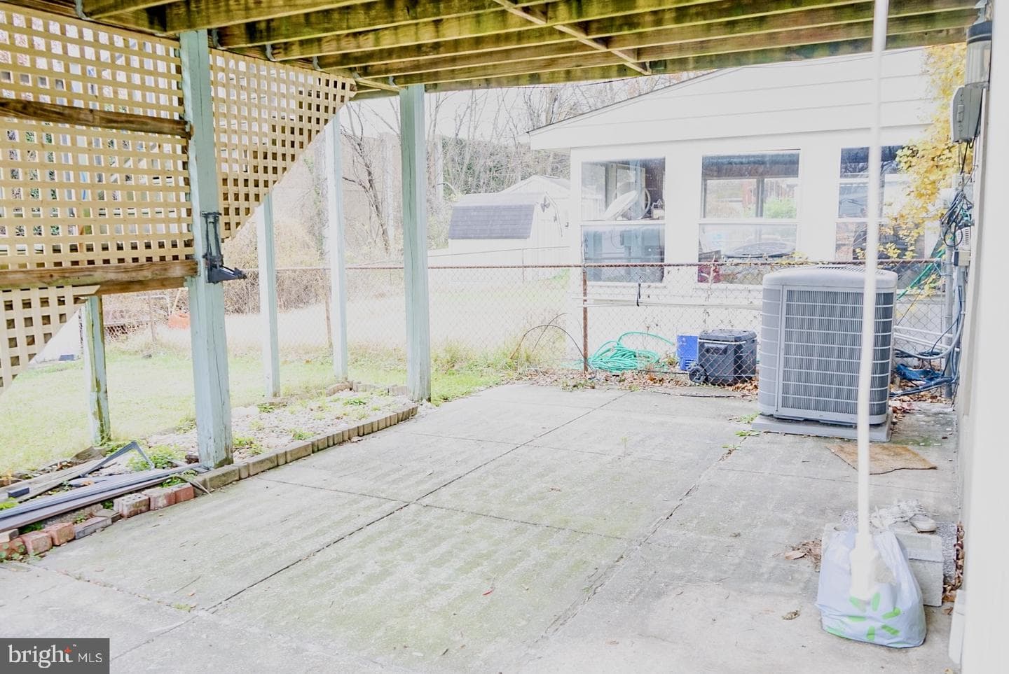 927 Grovehill Road photo 27
