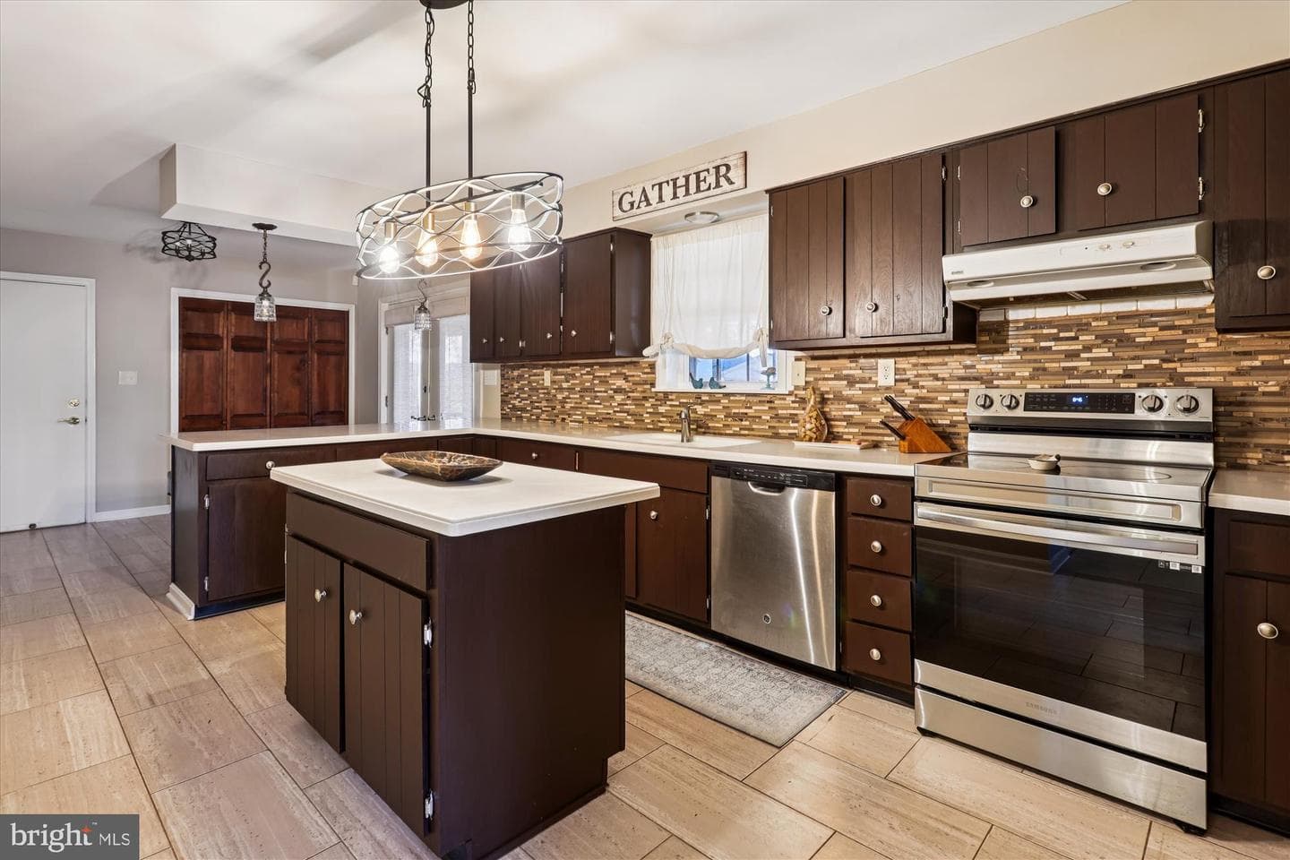 115 Fuller Avenue photo 2