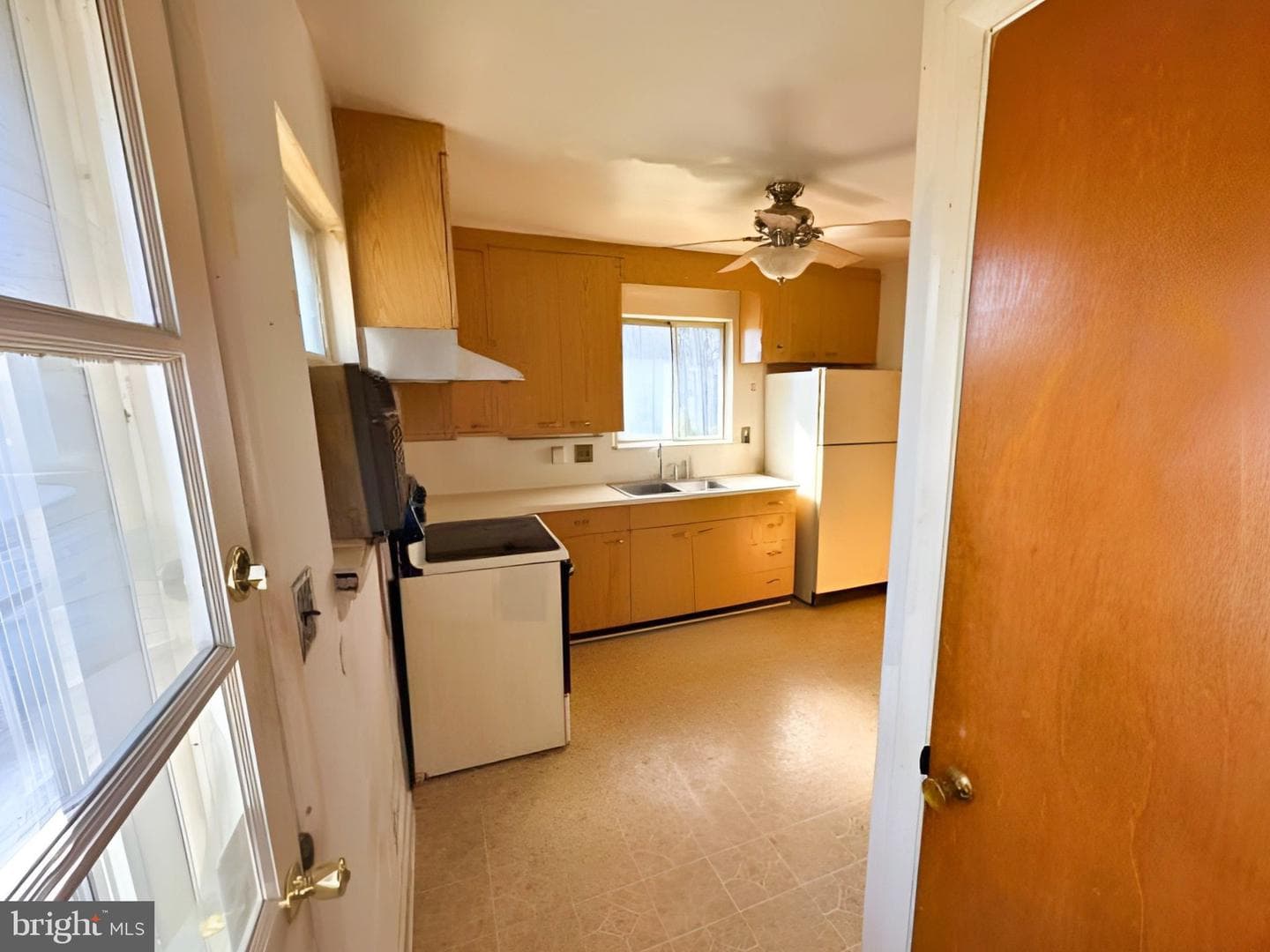 5936 Sunset Avenue photo 10