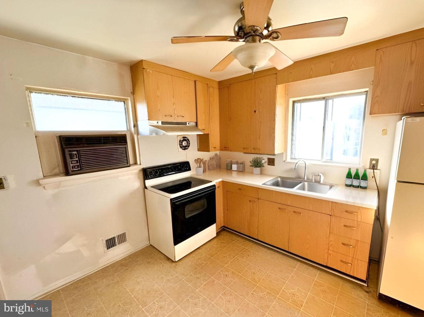 5936 Sunset Avenue photo 11