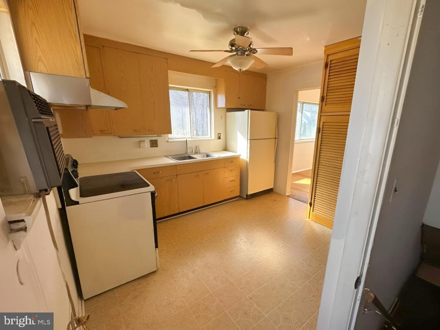 5936 Sunset Avenue photo 8