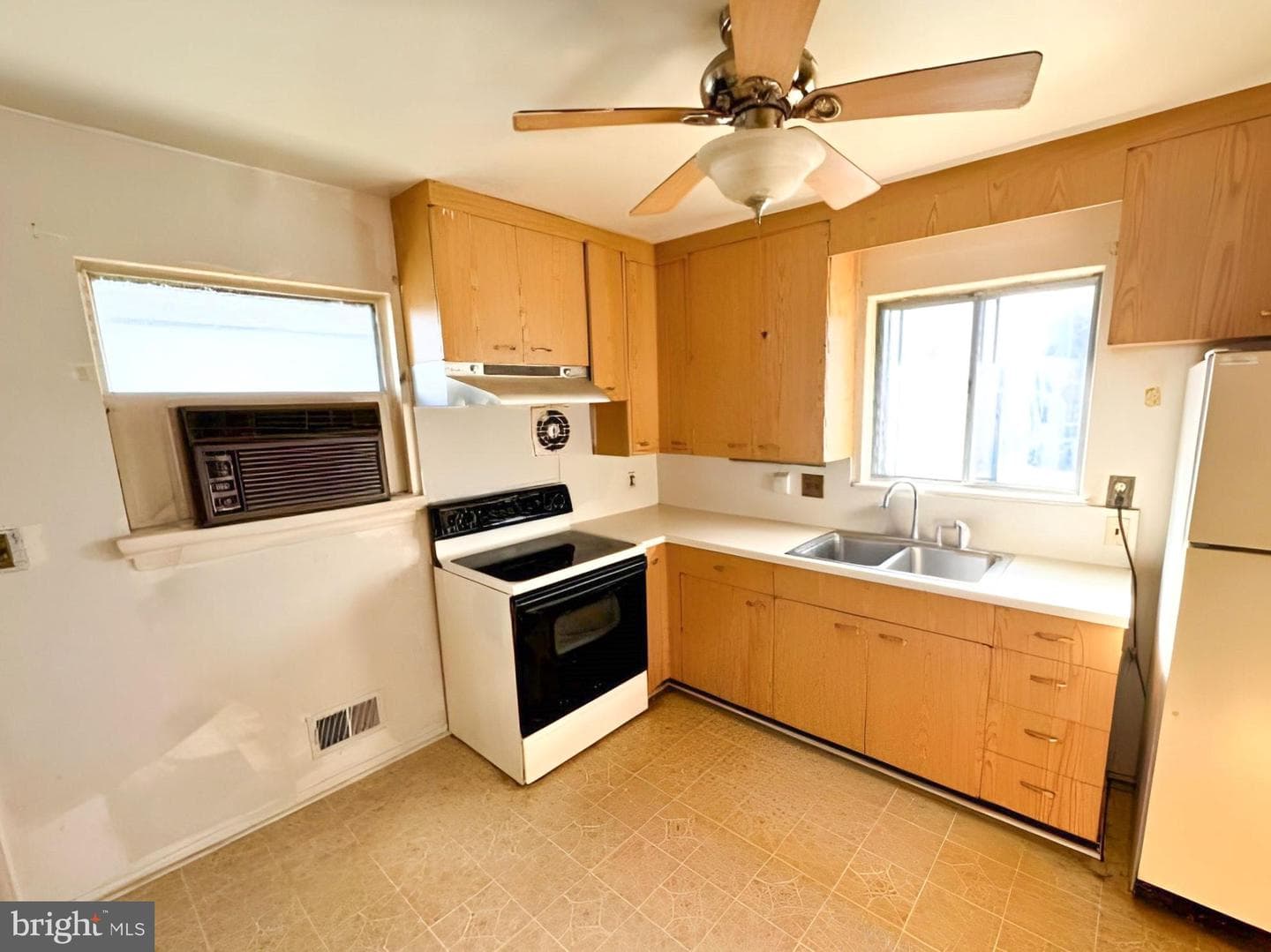 5936 Sunset Avenue photo 9