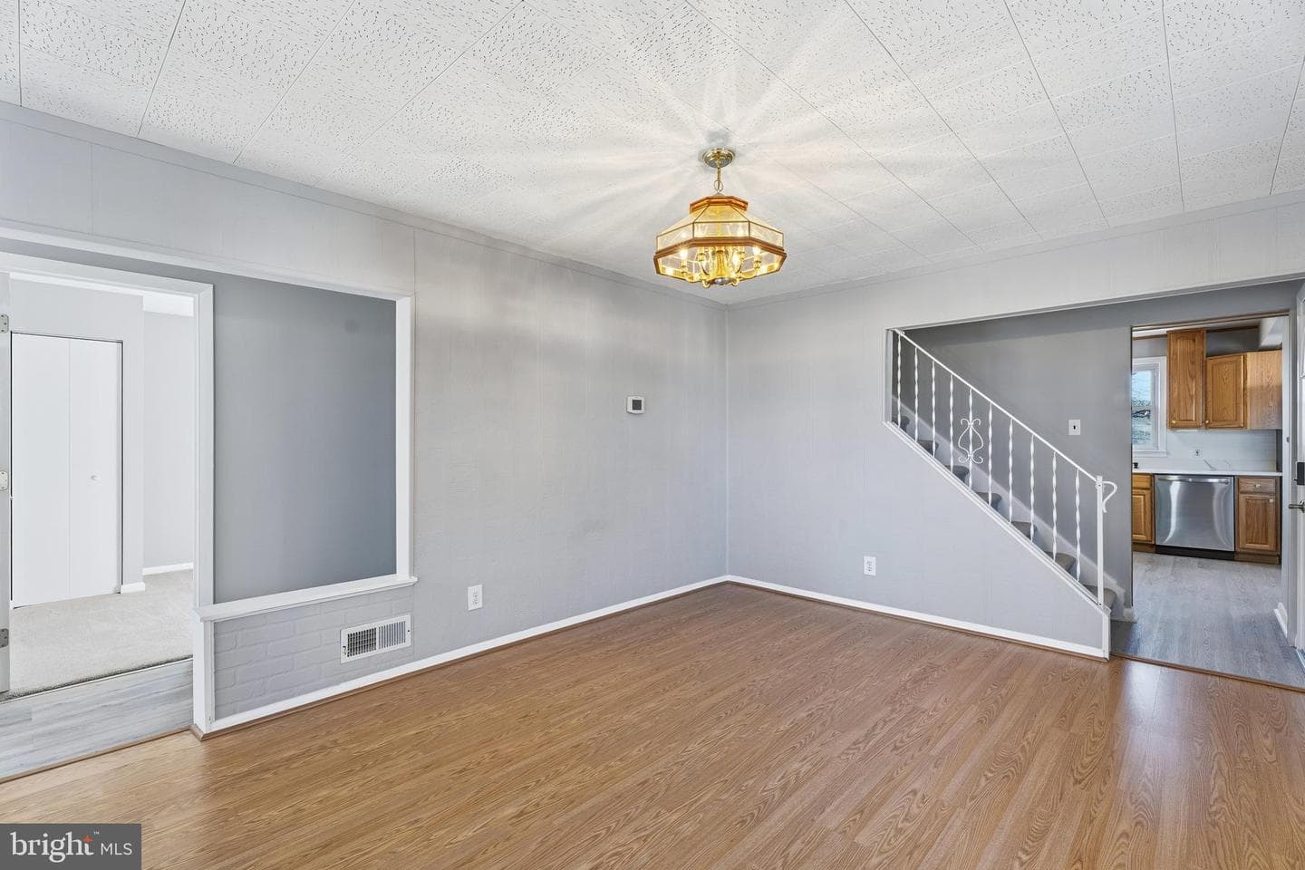 2606 Plainfield Road photo 9