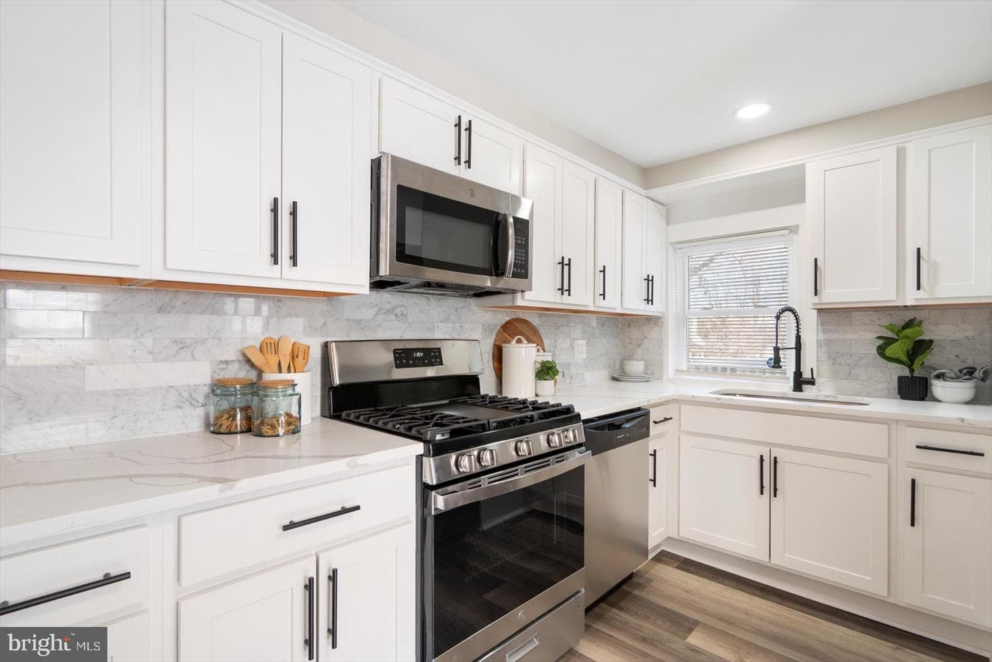 223 New Avenue photo 15