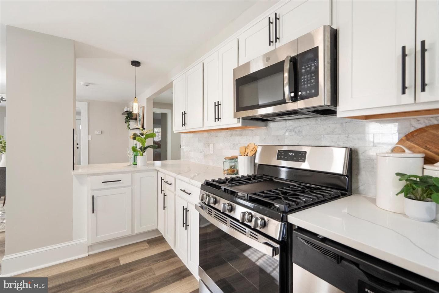 223 New Avenue photo 16