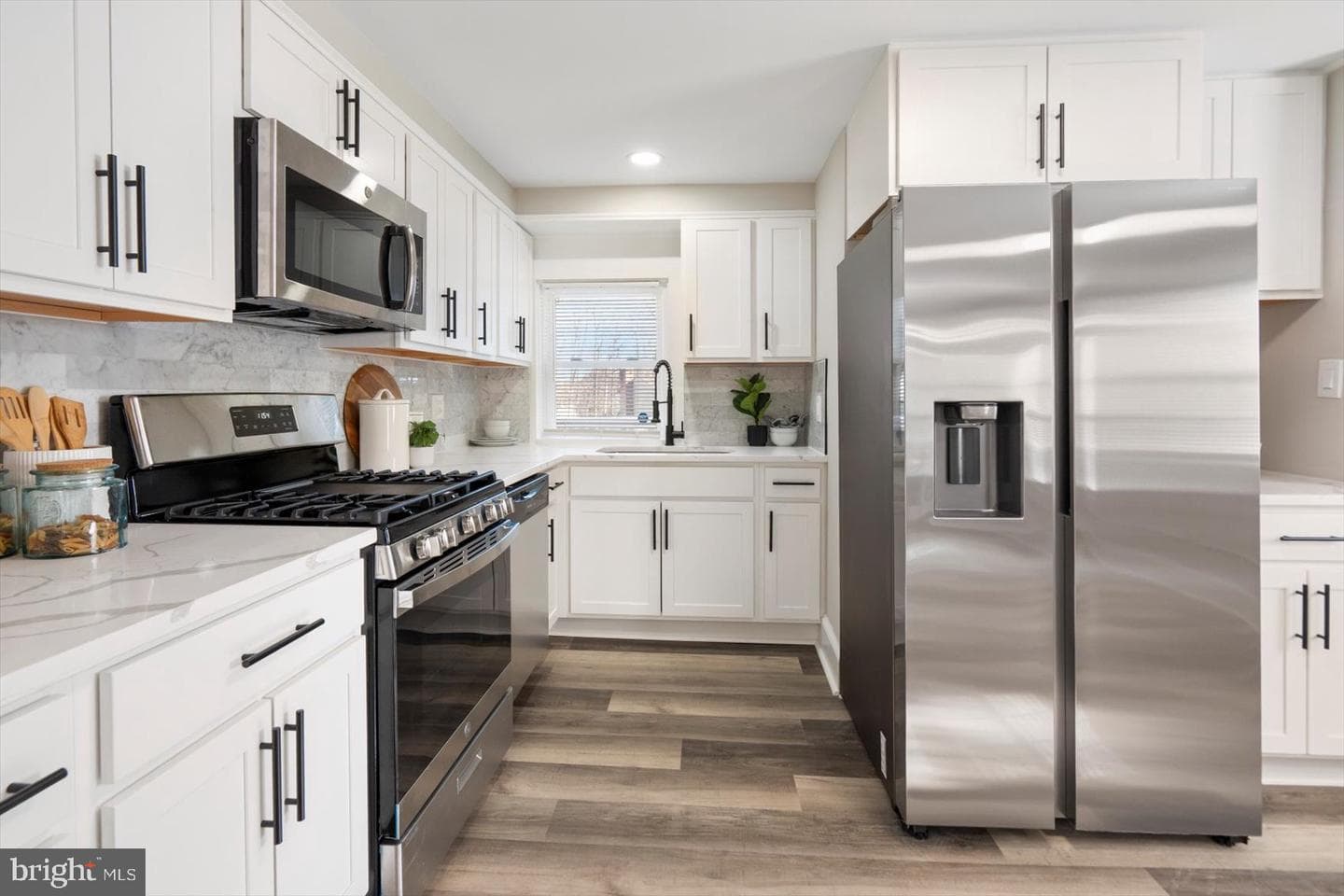 223 New Avenue photo 17