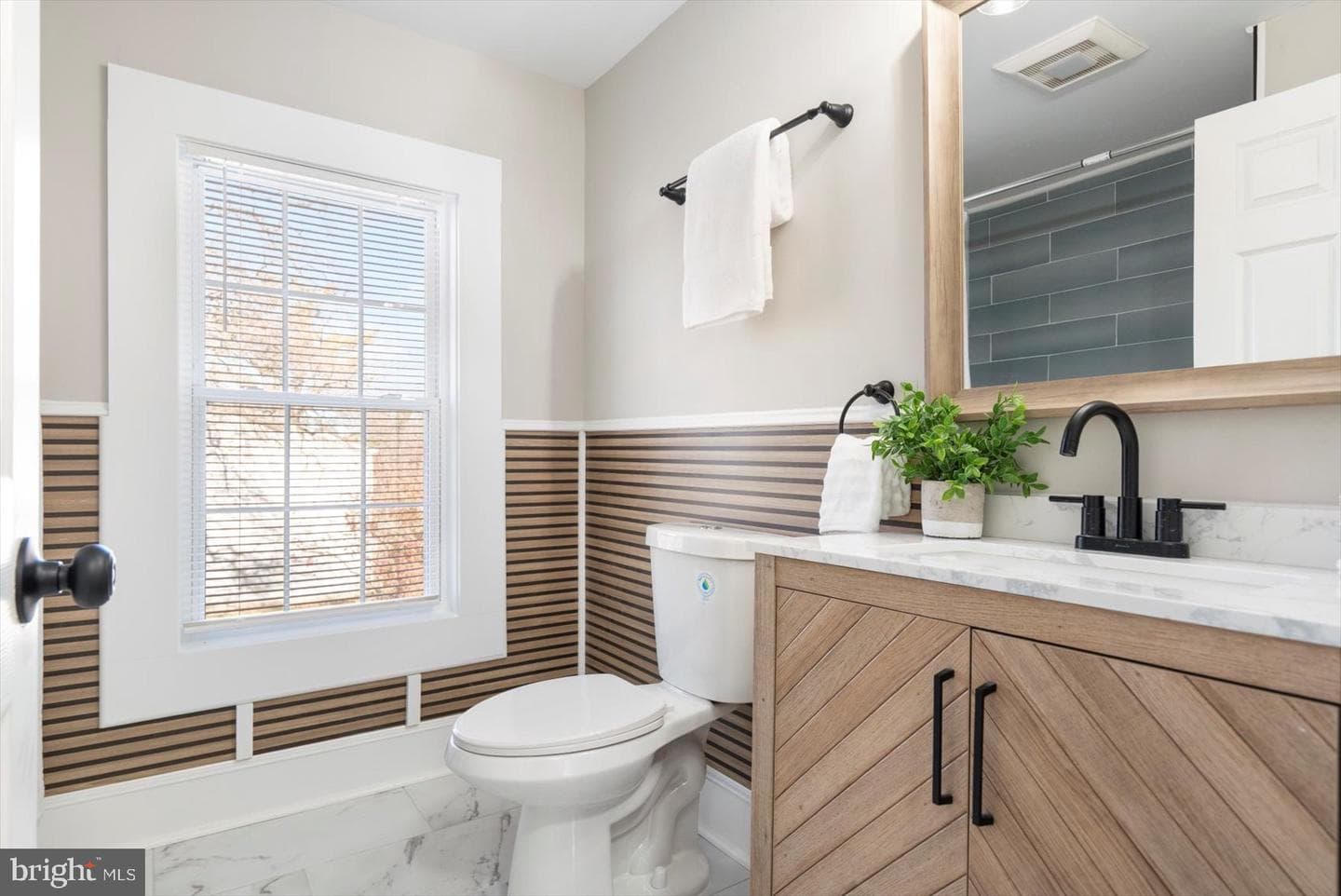 223 New Avenue photo 21