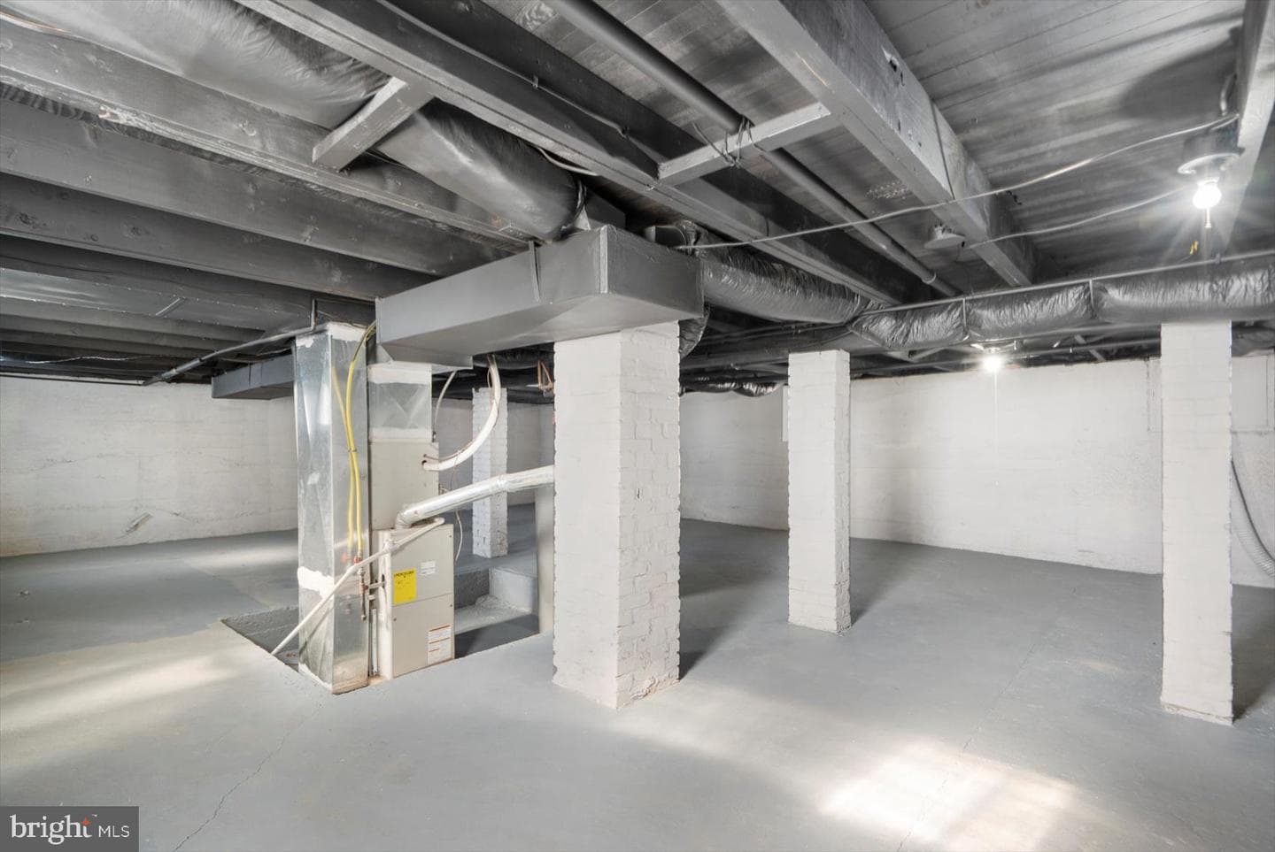 223 New Avenue photo 28