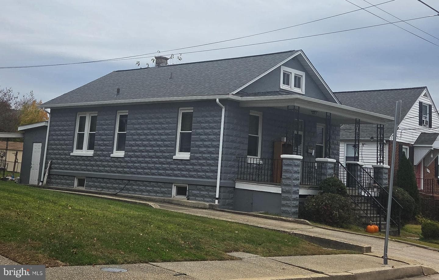 2900 Chenoak Avenue photo 2