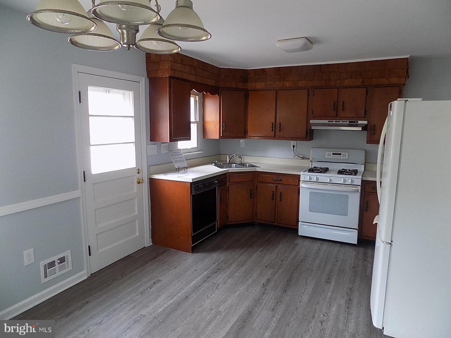 9902 Harford Road photo 8