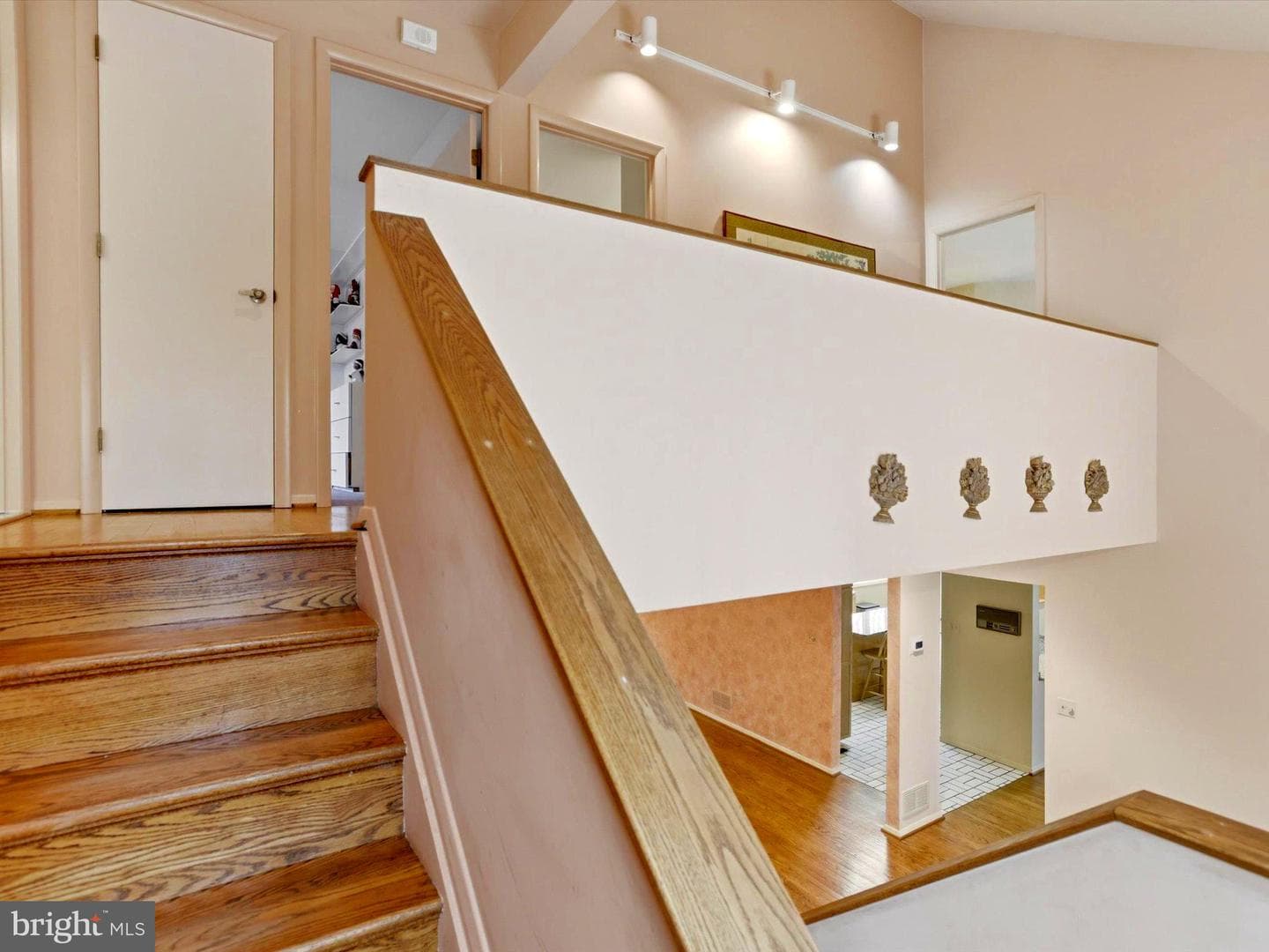 11006 Valley Heights Drive photo 24